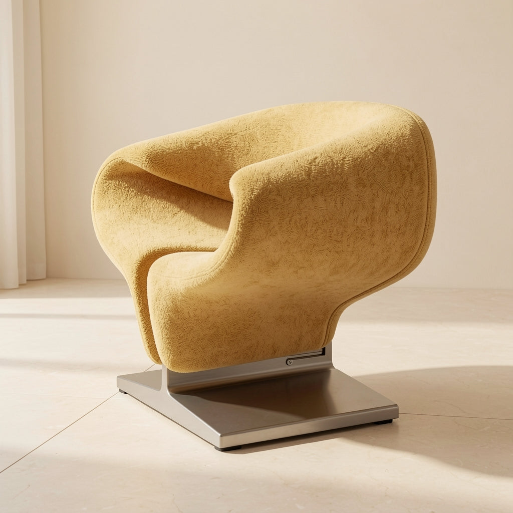 Yurong Sculptural Chair in right
