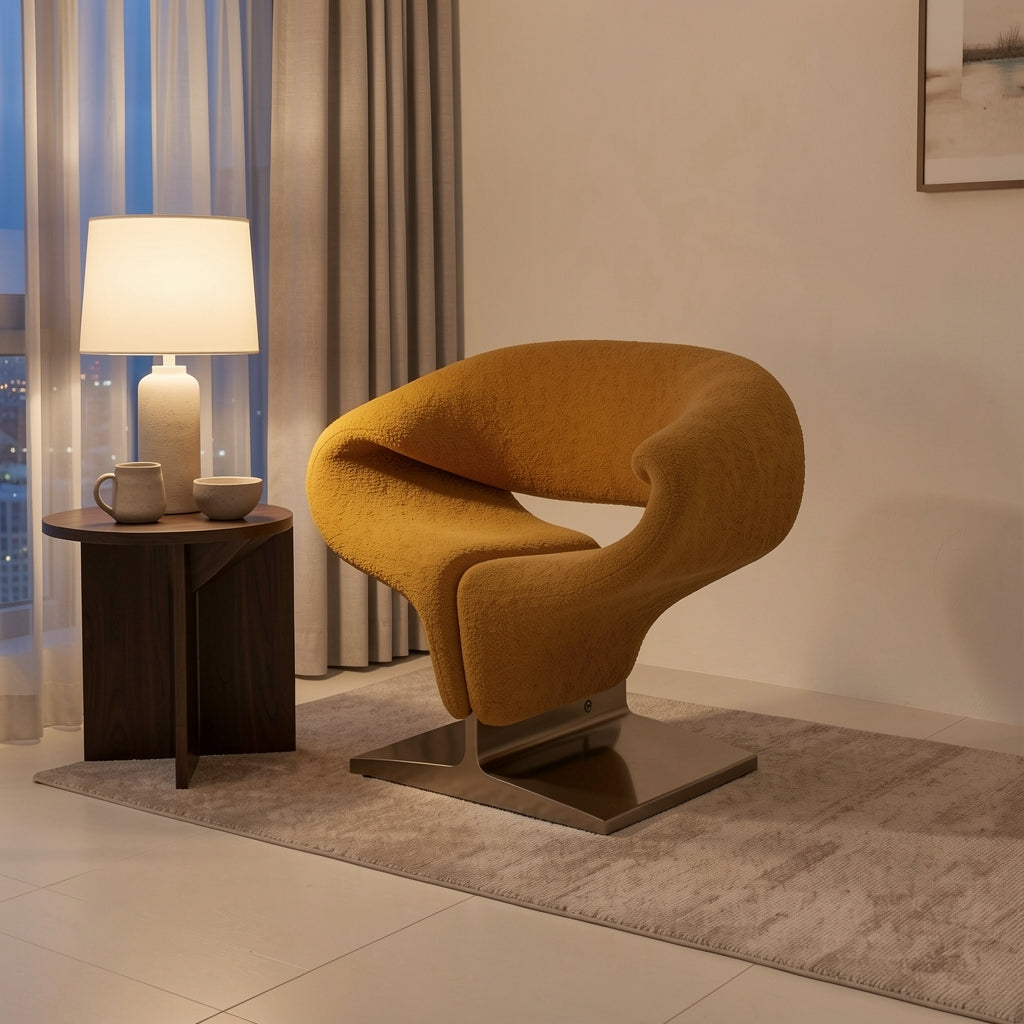 Yurong Sculptural Chair in urban dusk